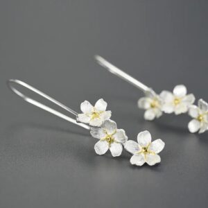 ARETES FLORES ENAMORADAS Elaborados en plata 925, son absolutamente divinos.