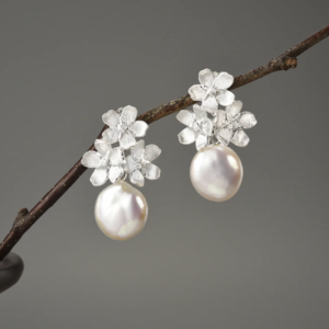 ARETES PERLA BARROCA Y FLORES